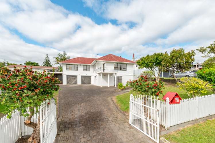 131 Mcleod Road Te Atatu South_0