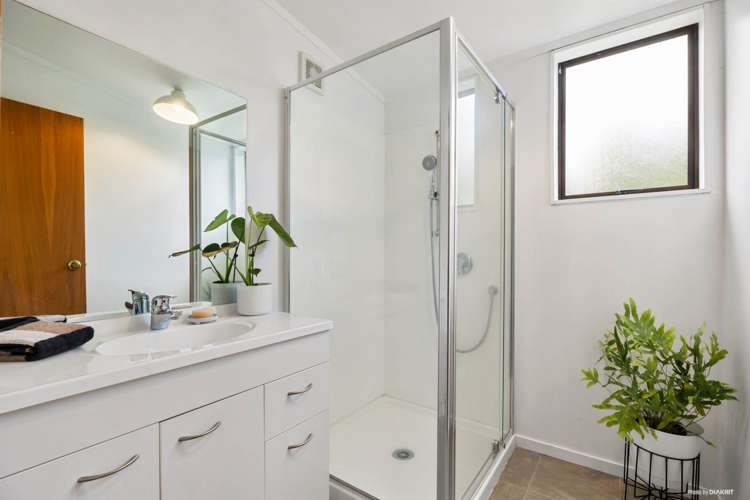 1 Francis Curtis Avenue Blockhouse Bay_21