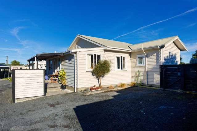 Selling As Is, Character Home