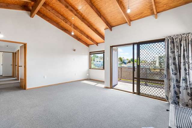 12 Gilshennan Valley Red Beach_2