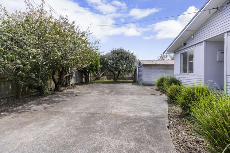 51 and 51A Harding Avenue Mt Wellington_14