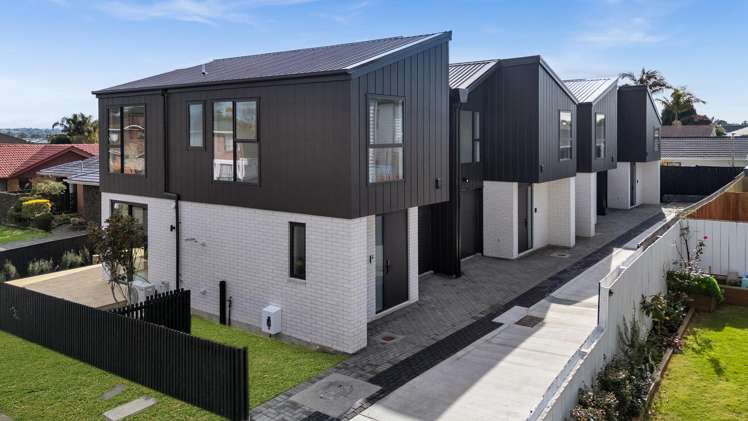 3/5 Galloway Crescent Farm Cove_22