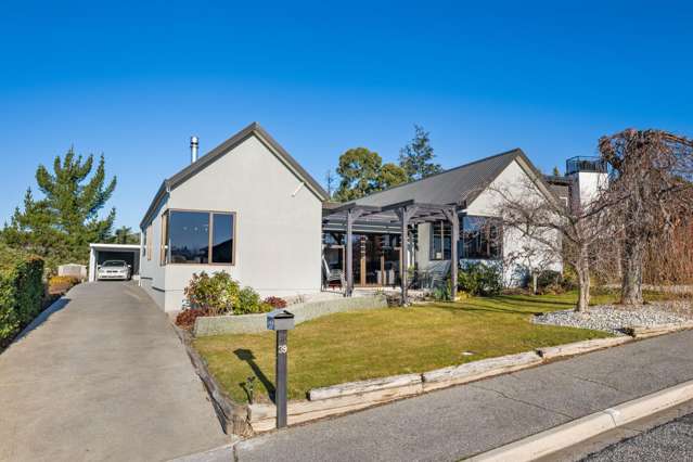 Appealing Bridge Hill Home with Stunning Views!