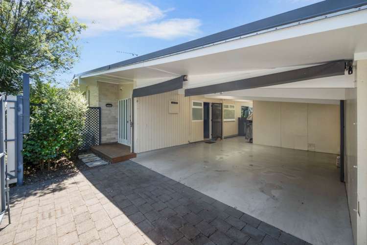 8 Andrea Place Sunnyhills_26