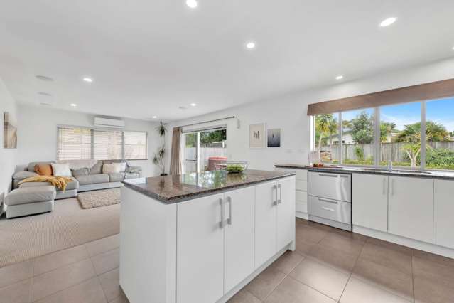 17 Pine Harbour Parade Beachlands_3