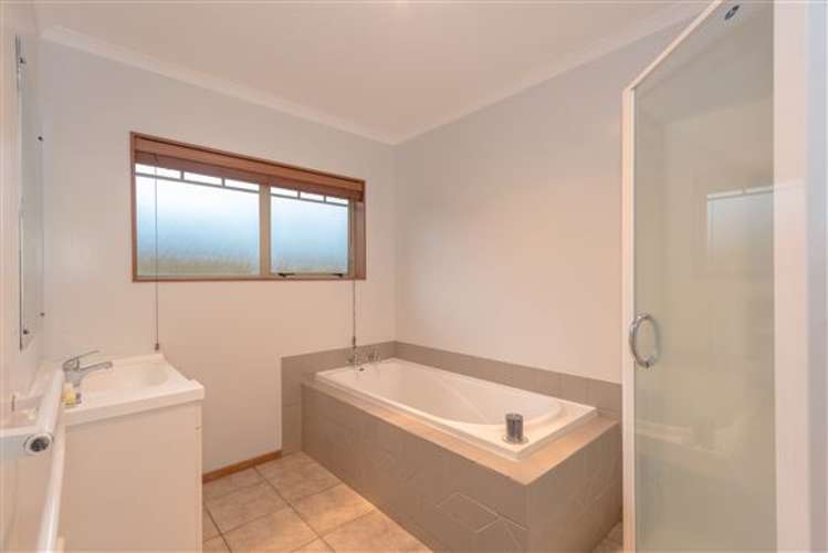 7 Sovereign Place Rototuna North_10