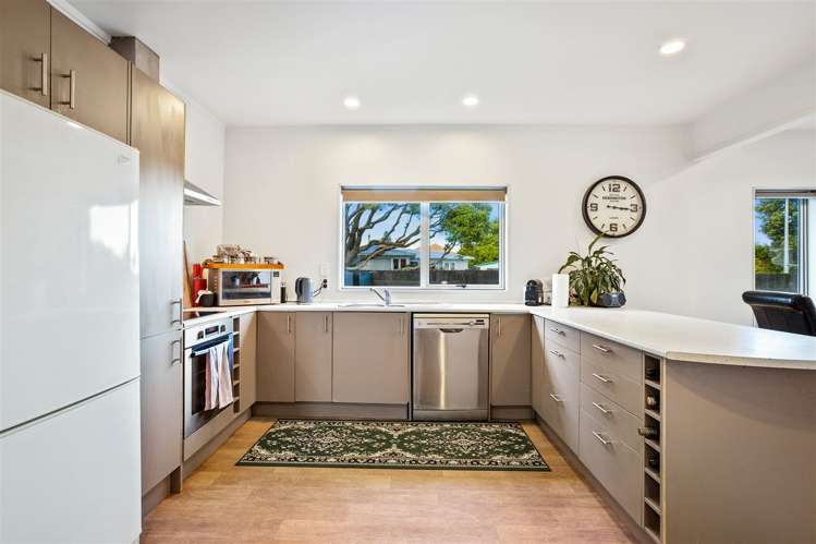 42 Yeovil Road Te Atatu Peninsula_9