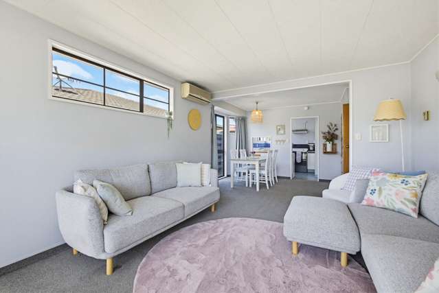 2/37 Middle Road Havelock North_3