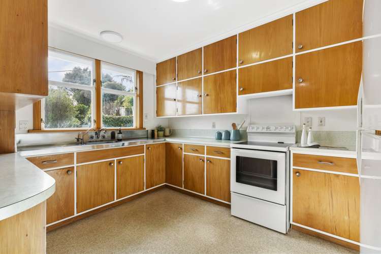 96 Helston Road Paparangi_12