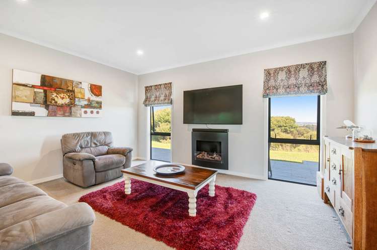 242 Hillcrest Road Wainui_14