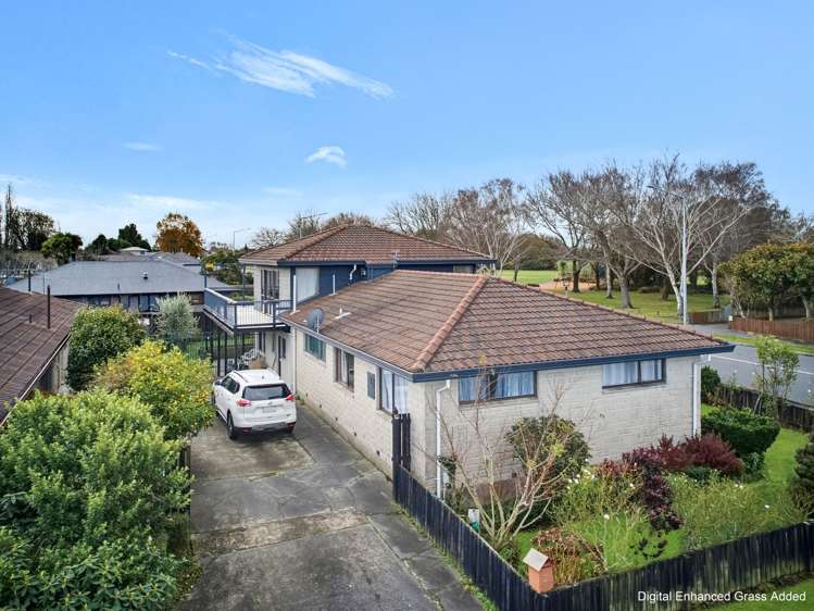 2 Regency Crescent Redwood_26
