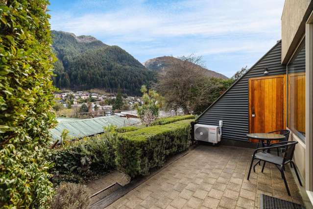 6T/108 Hallenstein Street Queenstown_3