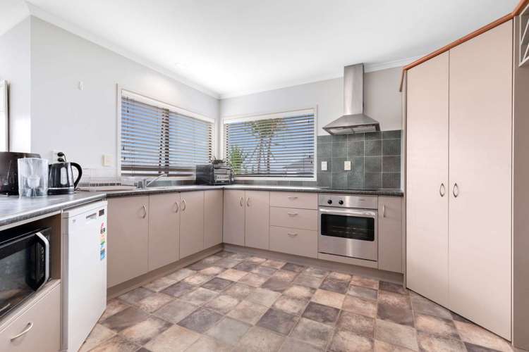 4 Owhatiura Drive Lynmore_11