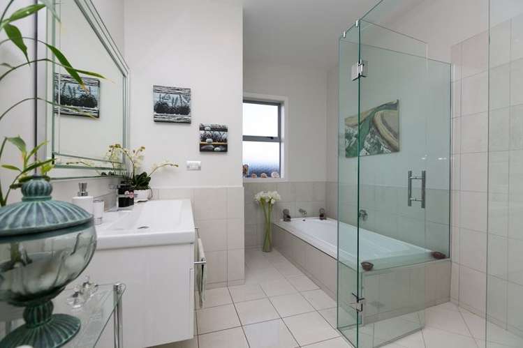 9c Dolphin Parade Bell Block_60