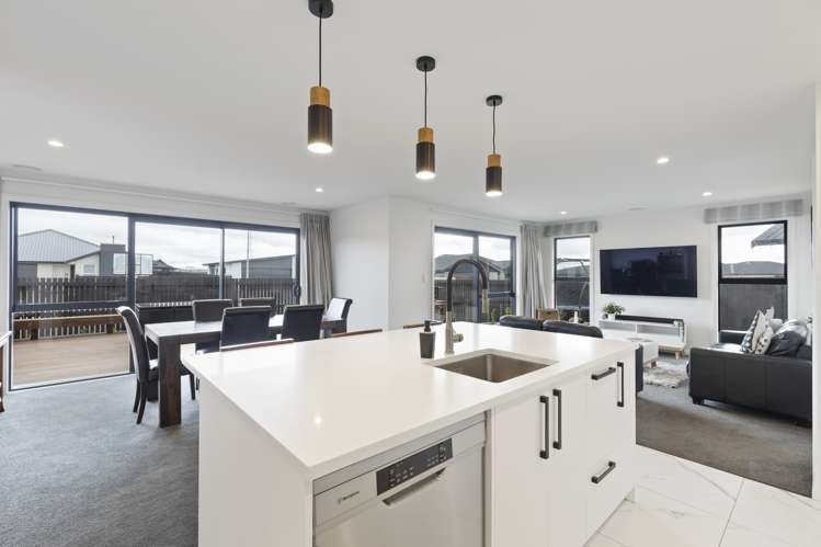 2 Corsica Court Fitzherbert_7