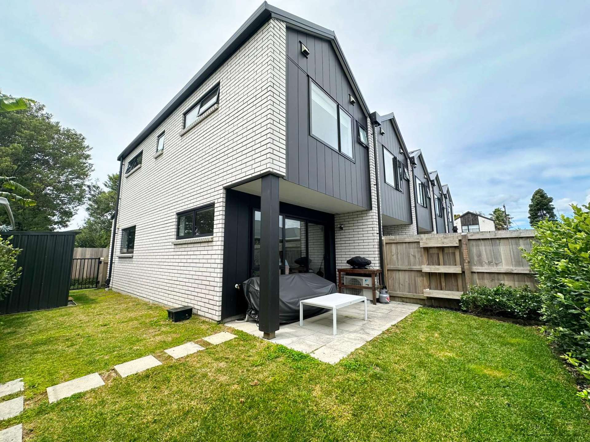 7/12 Enderby Drive Te Atatu Peninsula_0