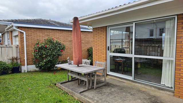 2/46 Tawhiri Road One Tree Hill_1