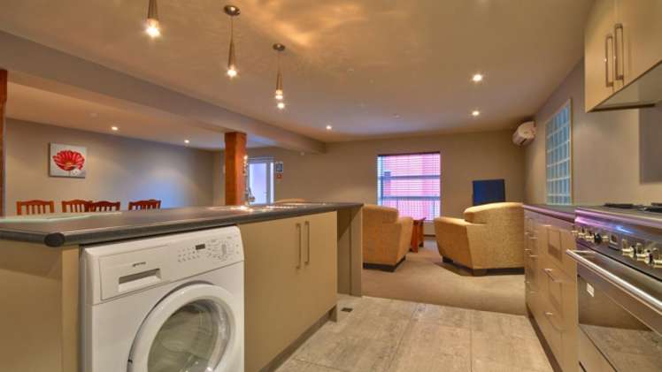 5/2 Manor Place 2202_5