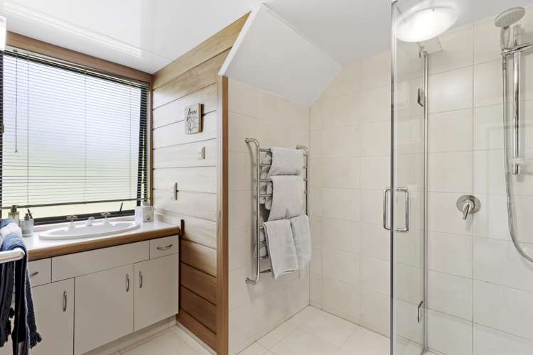 436 Peninsula Road Kelvin Heights_21