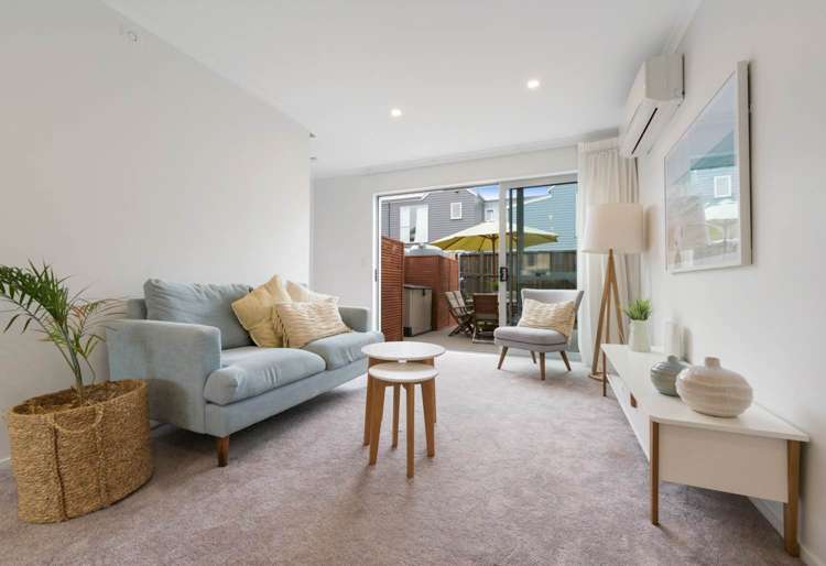 45 Glidepath Road 1626_1