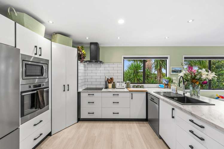 381 Cove Road Waipu_15
