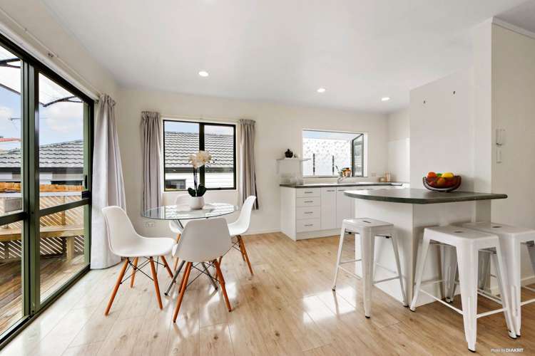 30 Loughanure Place Massey_5