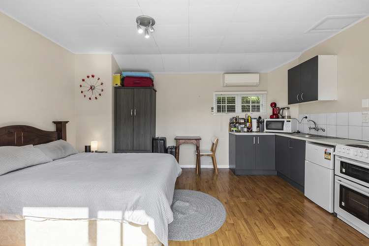 13 Valley Street Island Bay_14