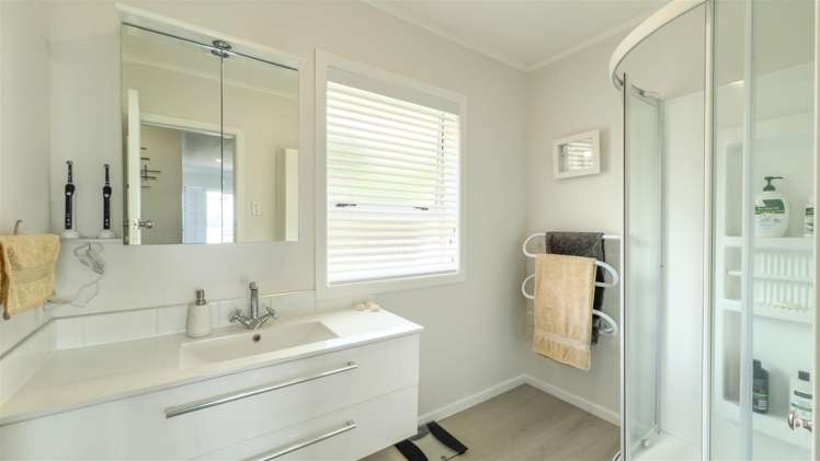 208 St Patrick's Row Thames_18