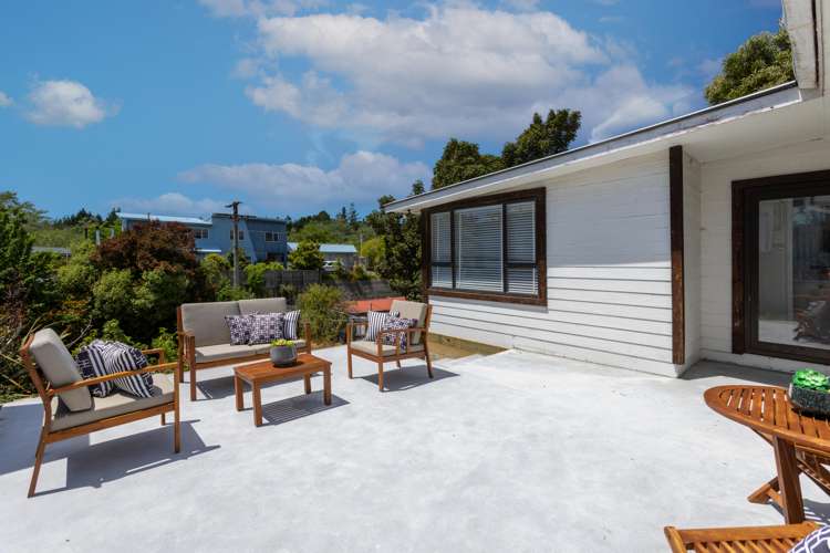 22 Batten Grove The Pines Beach_10