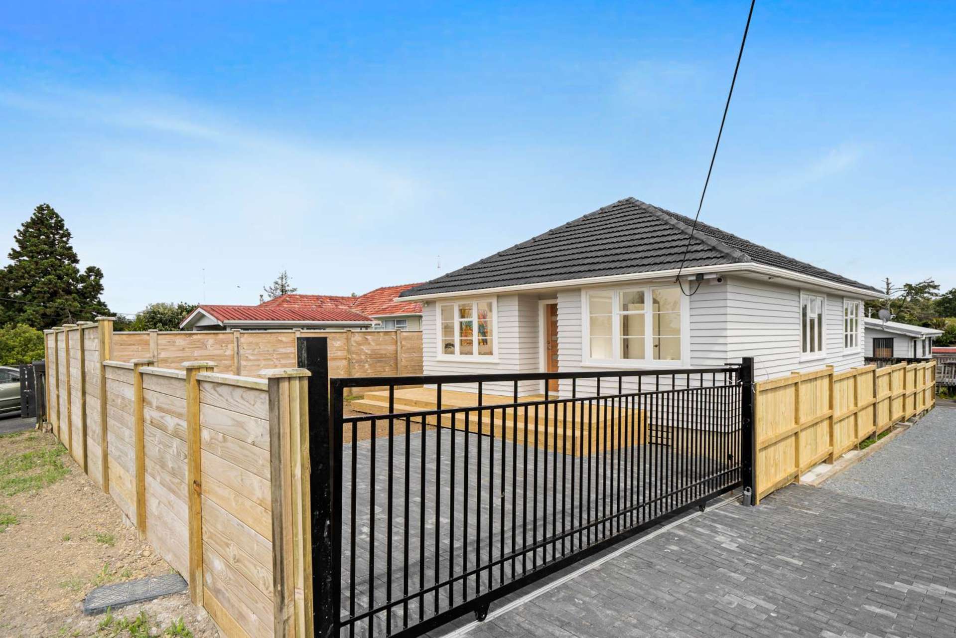 1/121 Matipo Road Te Atatu Peninsula_0