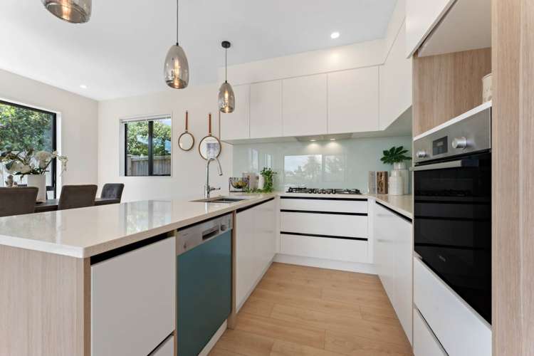 14 Matau Rise Te Atatu Peninsula_5