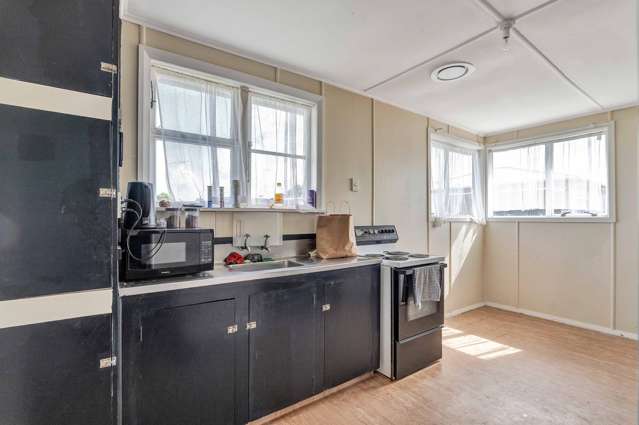 67 Tauhuri Street Manaia_3