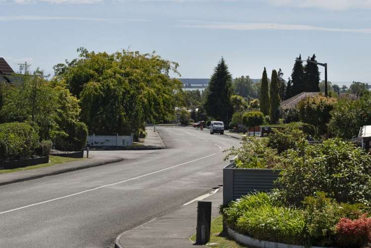 25 Churchill Avenue Richmond_28