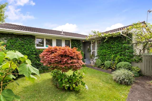 A SECRET GARDEN RETREAT