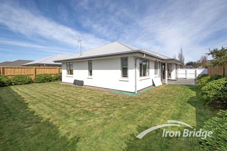 17 Faringdon Boulevard Rolleston_12