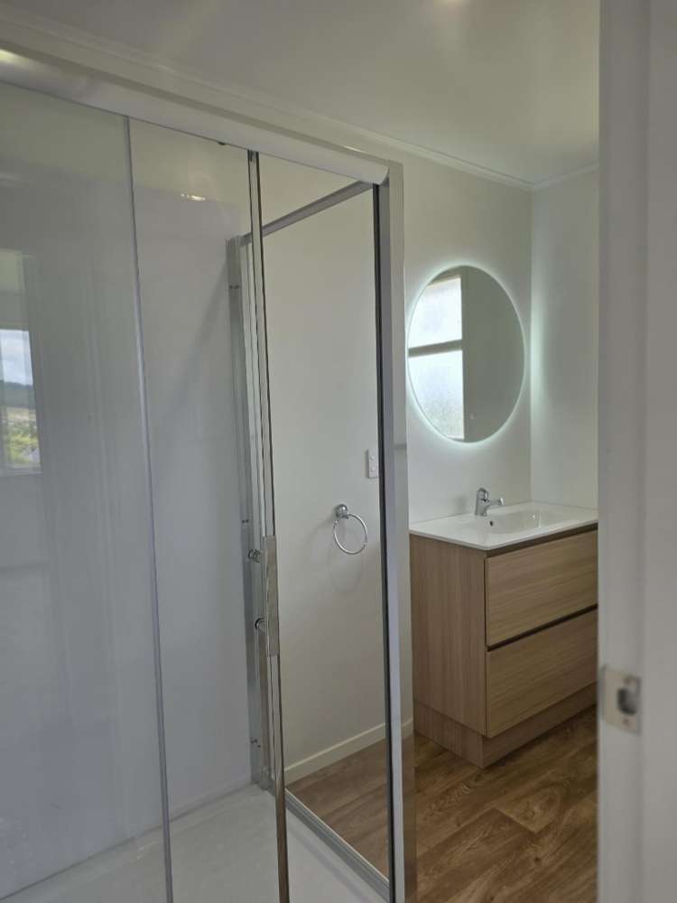 56 Thomas Crescent 11401_12