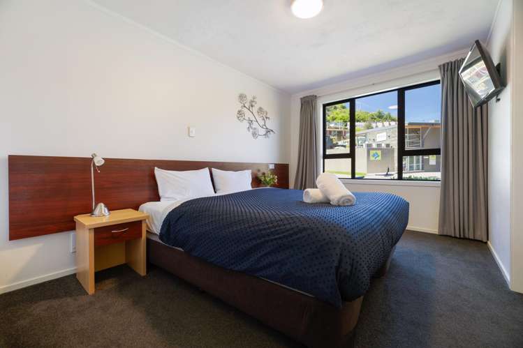 66A and 66B Robins Road Queenstown_10