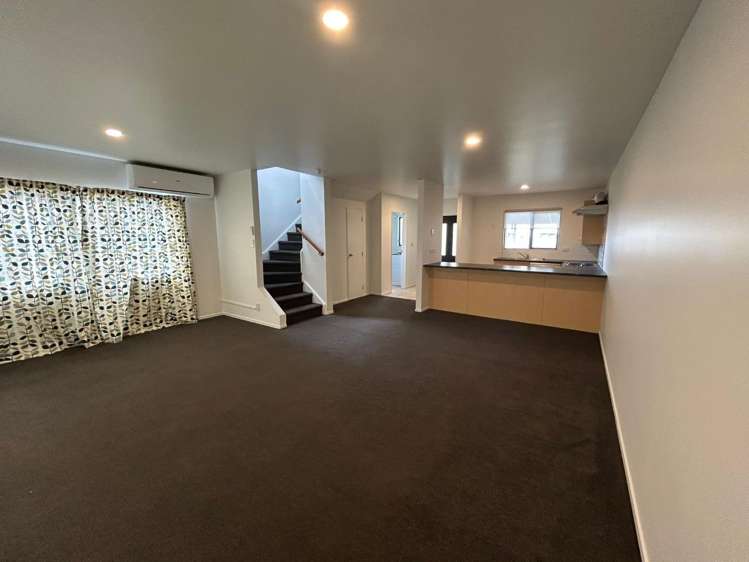 1/16 Yang Place Papakura_0