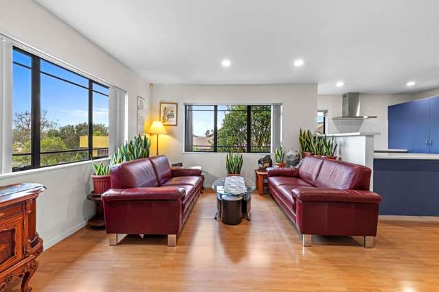 60 Fernhill Way Oteha_2