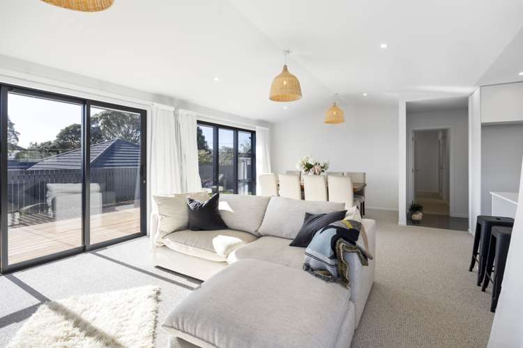 6 Burns Street Westown_7