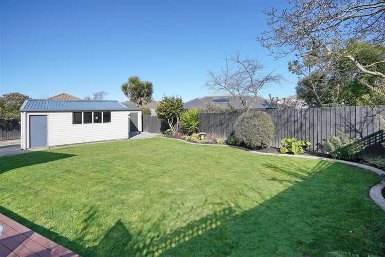 6 Gates Lane Woolston_17