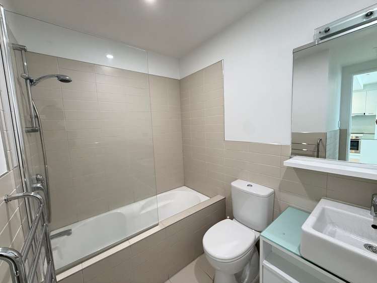 18 Beach Road Auckland Central_13
