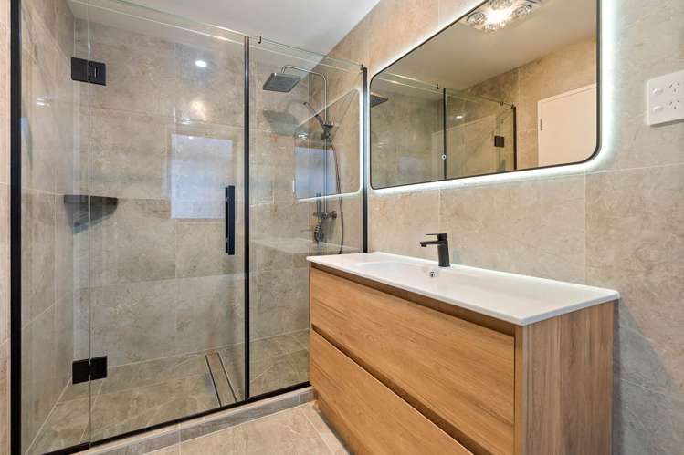 28 Castlebane Drive Flat Bush_25