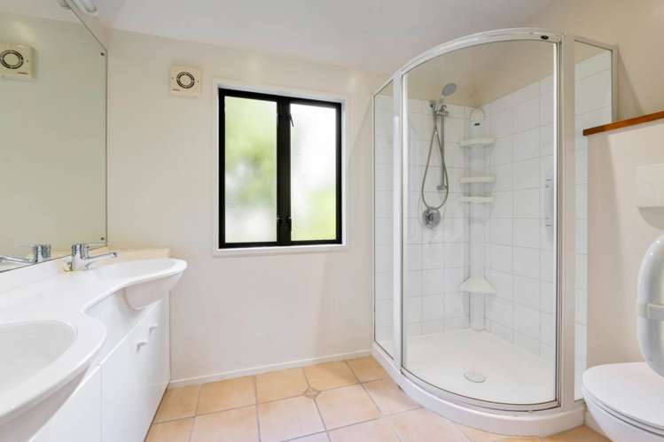 1/24 Heathcote Road Castor Bay_8