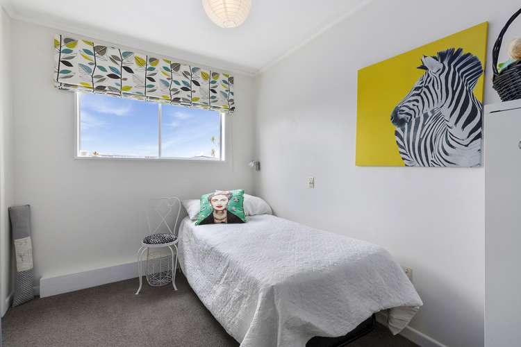 24 Fairburn Grove Johnsonville_14