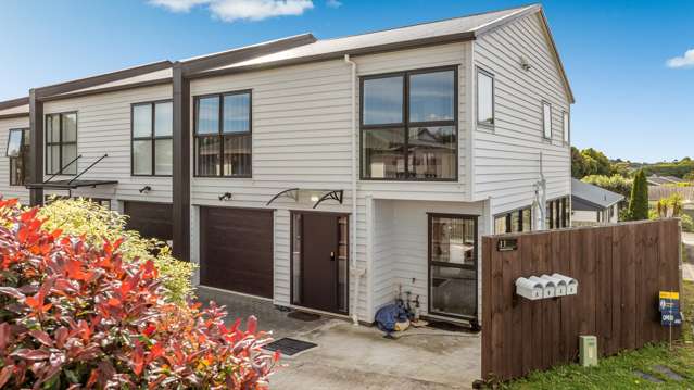 Exceptional Townhouse in Totara Heights!!