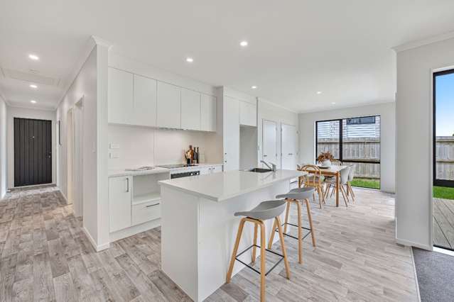 9/16 Russell Road 10686_4