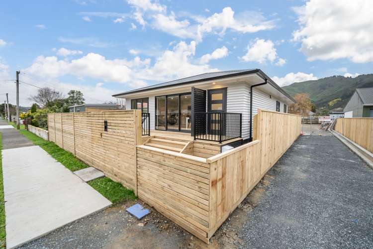 61 Dover Road Wainuiomata_24