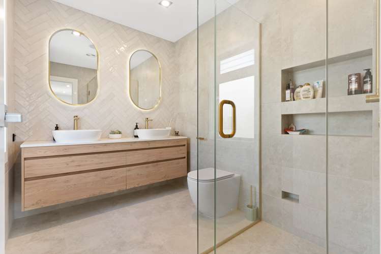 9 Calder Place Wai O Taiki Bay_11