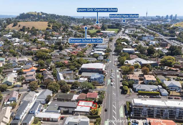 Great Location in Greenlane!